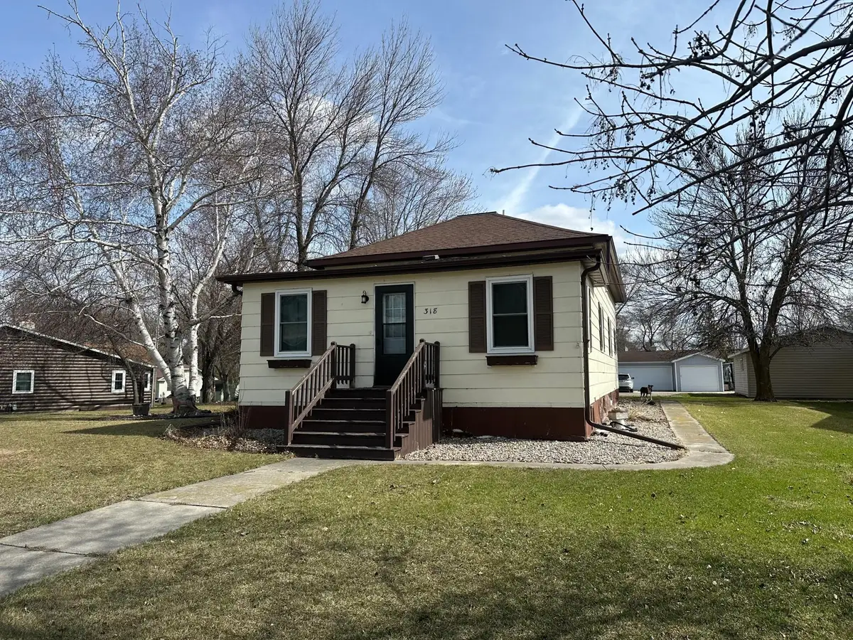 318 2nd Street Se, Hallock, MN 56728 - #1