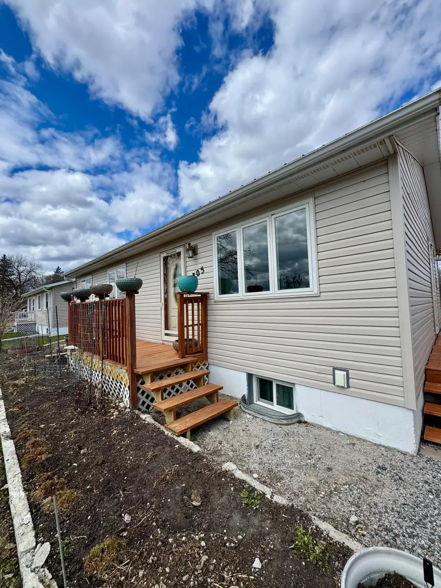 305 Lincoln Street Se, Warroad, MN 56763 - #2