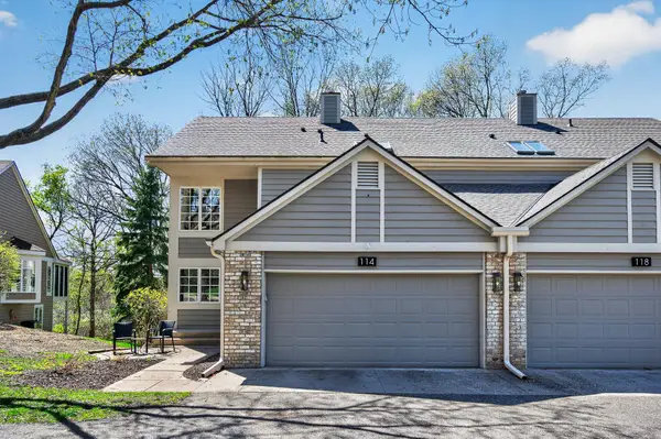 114 Wildwood Bay Drive, Mahtomedi, MN 55115