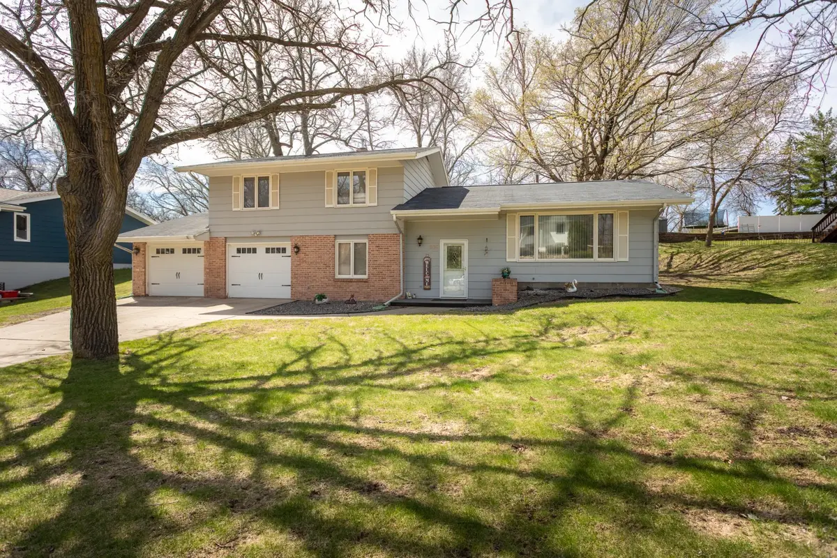 905 Viking Street, Alexandria, MN 56308 - #1