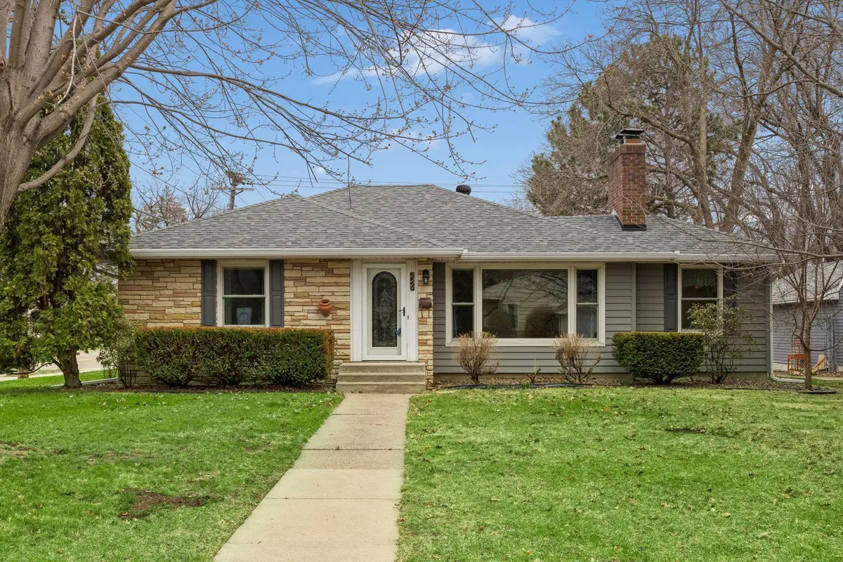 1914 Holton Street, Roseville, MN 55113 - #1