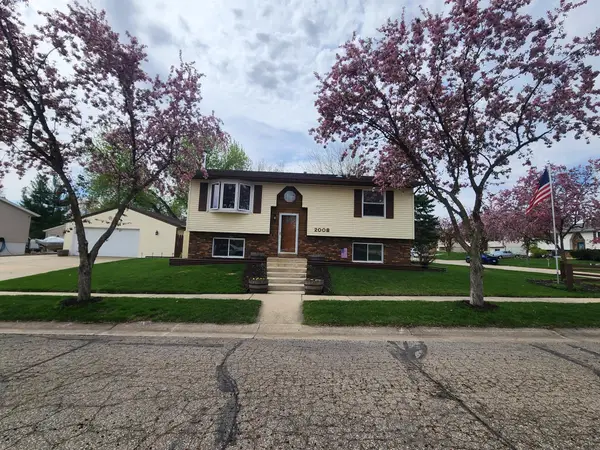 2008 46th Street Nw, Rochester, MN 55901