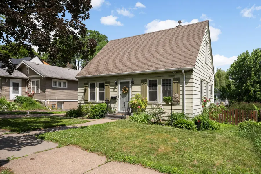 209 Robie Street W, Saint Paul, MN 55107 - #2