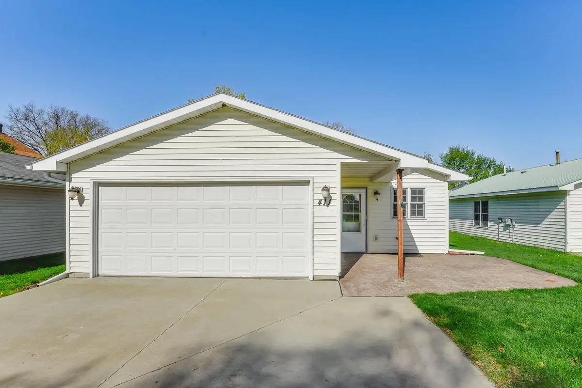 411 N Walnut Street, Belle Plaine, MN 56011 - #1