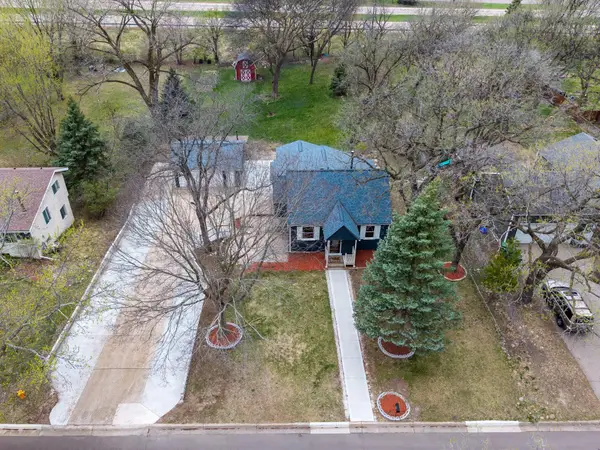 6610 Lucia Lane Ne, Fridley, MN 55432