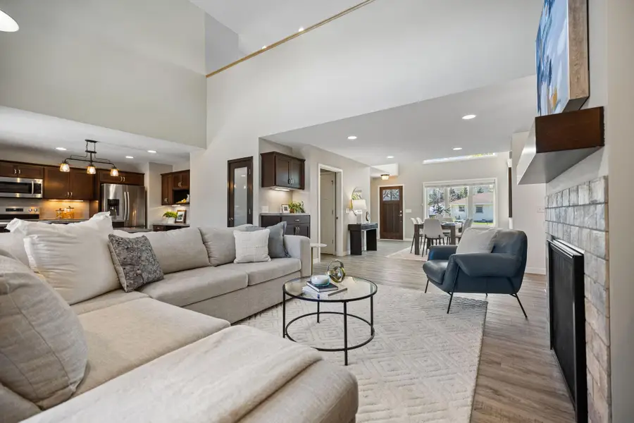 319 Bellwood Avenue, Maplewood, MN 55117 - #2