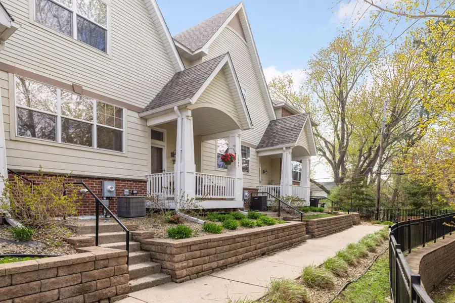 1649 Arona Street #6, Falcon Heights, MN 55108 - #3