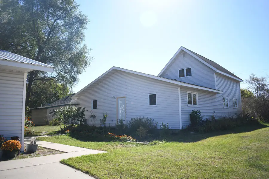 20 Elm Avenue Ne, Menahga, MN 56464 - #3