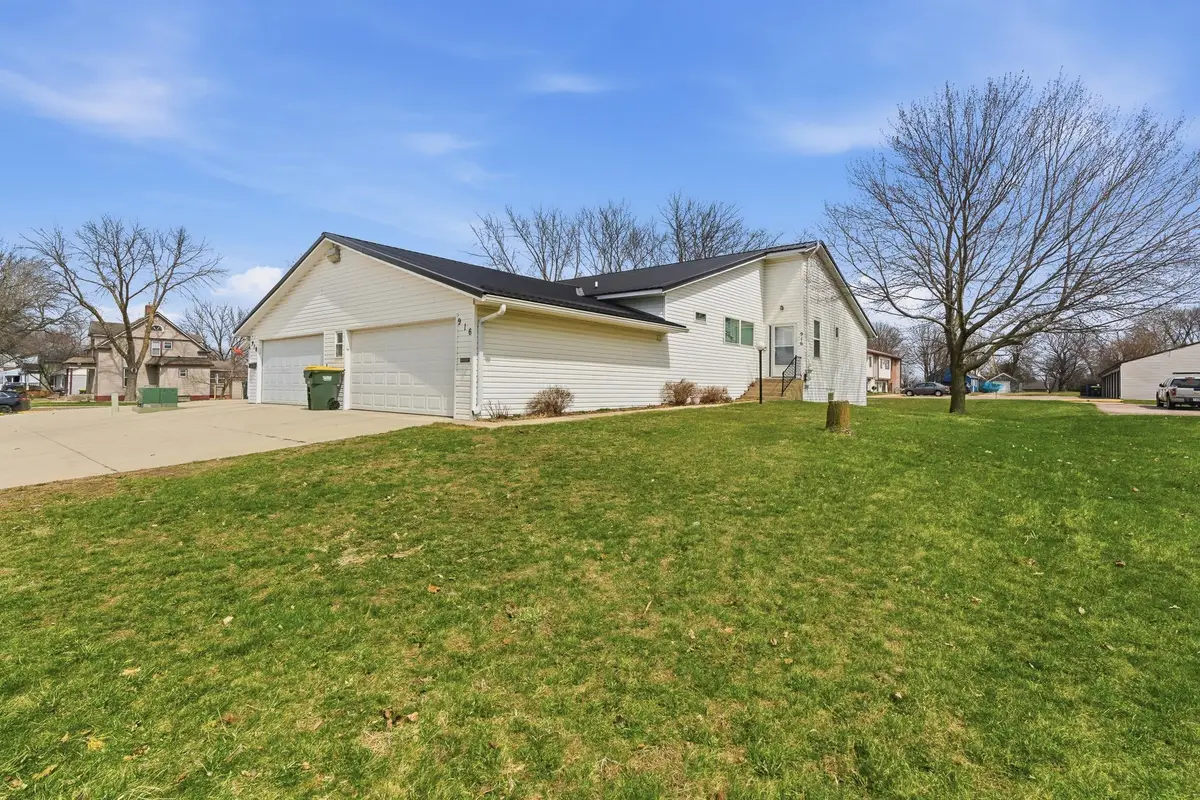 916 Armstrong Boulevard N, Saint James, MN 56081 - #1