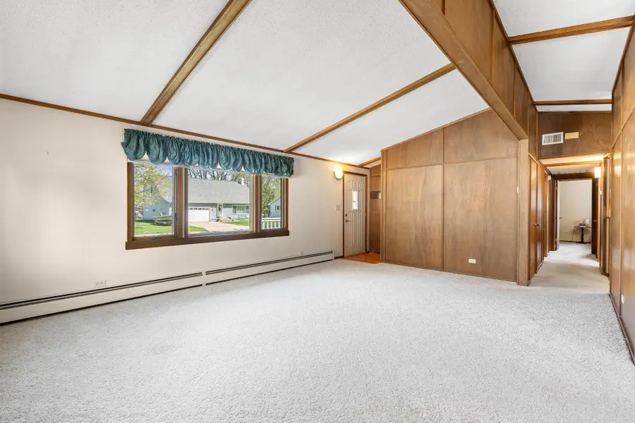 905 9th Avenue Nw, Waseca, MN 56093 - #3