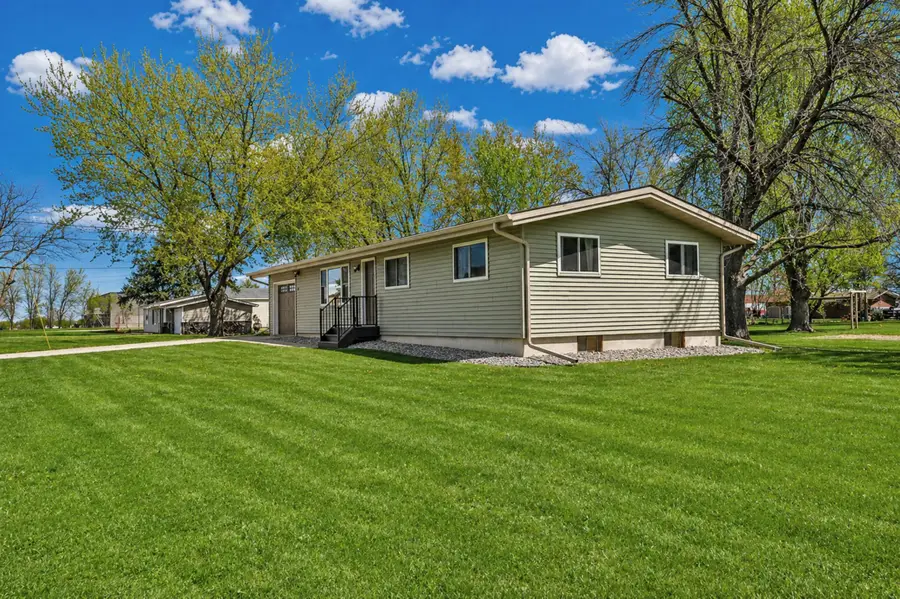 301 5th Avenue Ne, Blooming Prairie, MN 55917 - #3
