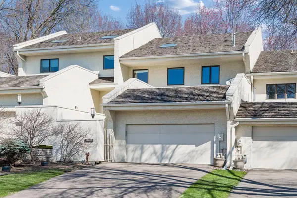 11620 Vista Drive, Minnetonka, MN 55343