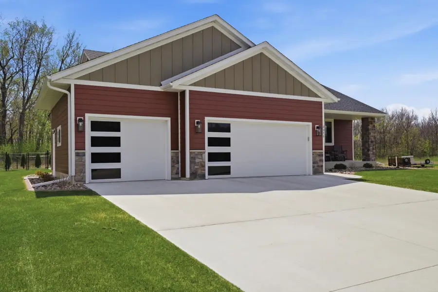2075 13th Street Nw, Faribault, MN 55021 - #3