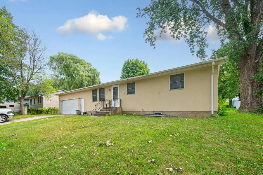 303 12th Avenue Se, Faribault, MN 55021 - #2