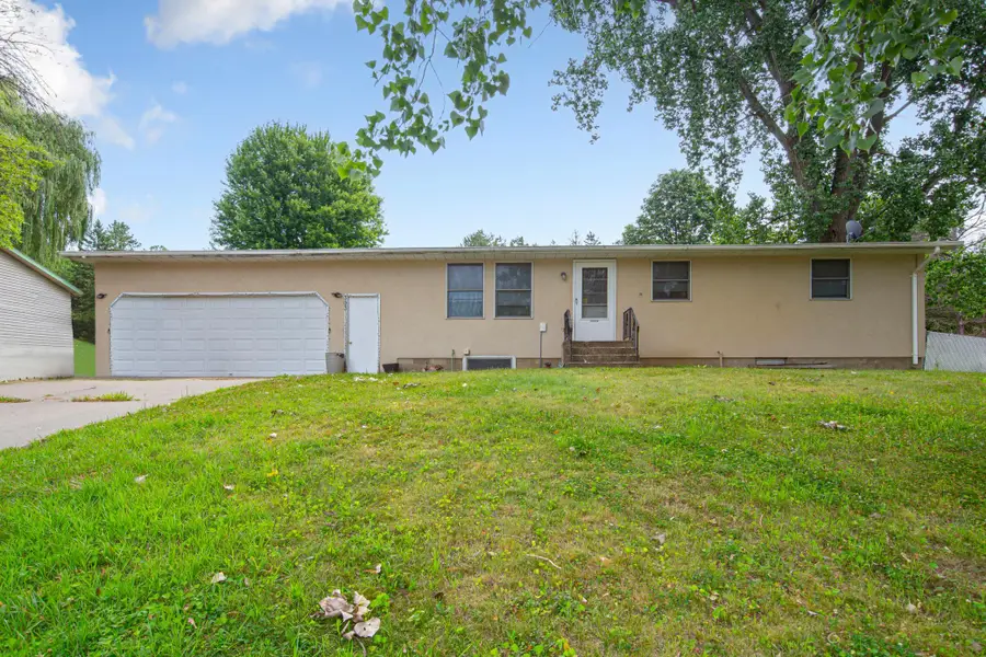 303 12th Avenue Se, Faribault, MN 55021 - #3