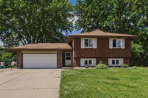 6006 Lower 131st Street Court, Apple Valley, MN 55124