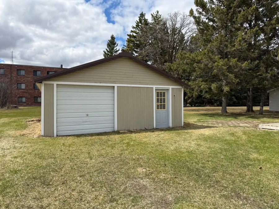 619 2nd Avenue Se, Roseau, MN 56751 - #2