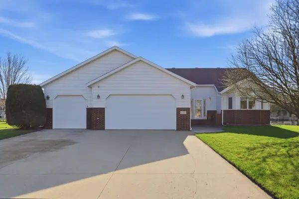 2622 Wheatland Drive S, Fargo, ND 58103