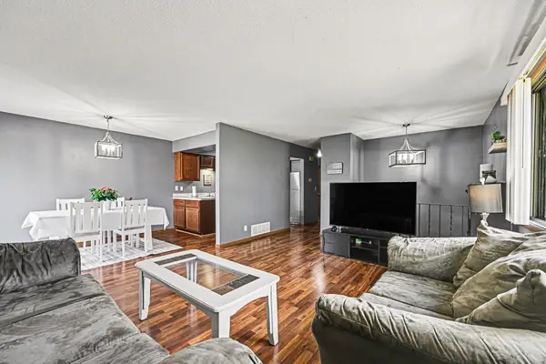 9209 Dartford Road, Woodbury, MN 55125