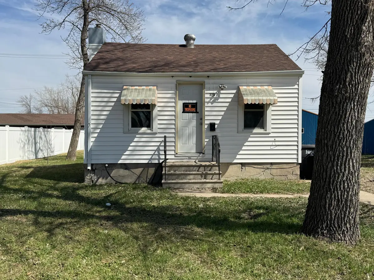 325 19th Street N, Fargo, ND 58102 - #1