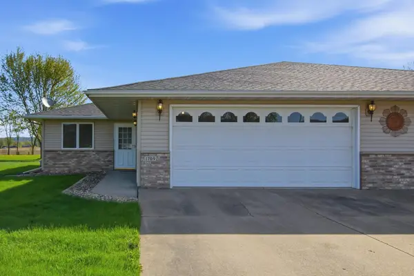 1709 Hiawatha Drive E, Wabasha, MN 55981