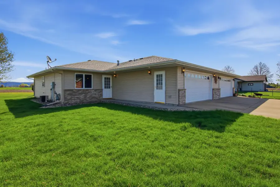 1709 Hiawatha Drive E, Wabasha, MN 55981 - #2