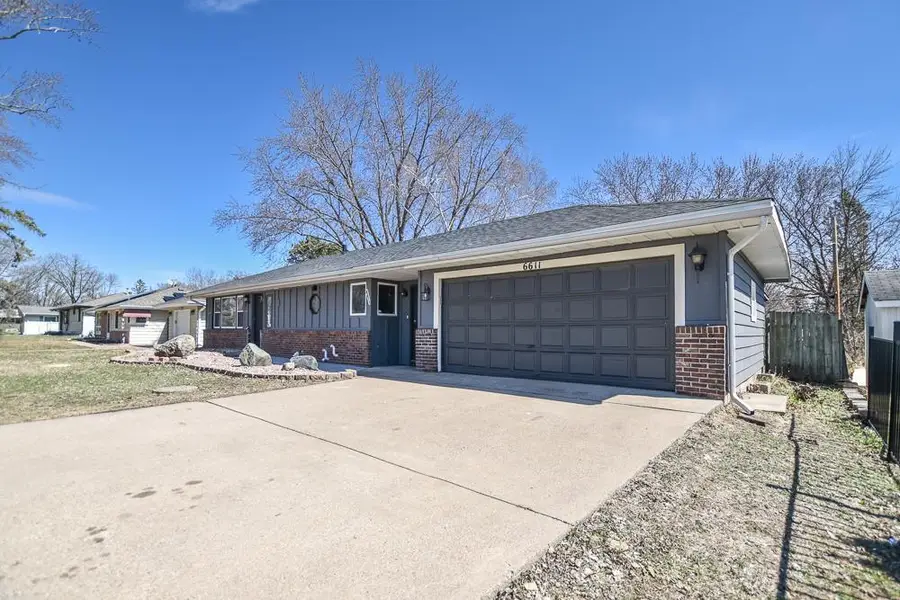 6611 Mckinley Street Ne, Fridley, MN 55432 - #2