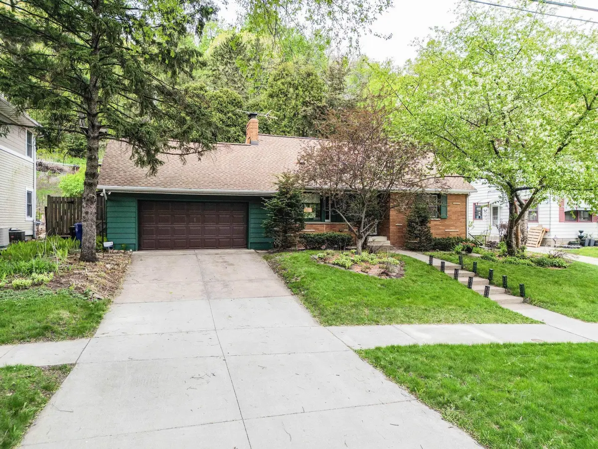 885 Old Lexington Avenue, Saint Paul, MN 55116 - #1