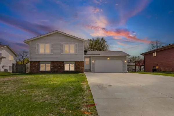7401 75th Avenue N, Brooklyn Park, MN 55428