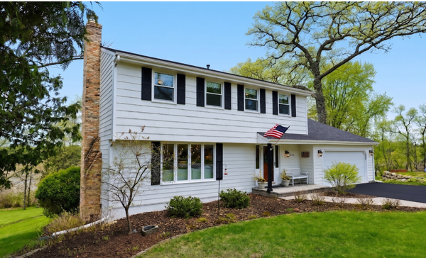 1085 Oak Circle, Wayzata, MN 55391