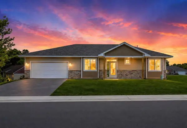 31079 Magnolia Ridge Way, Lindstrom, MN 55045