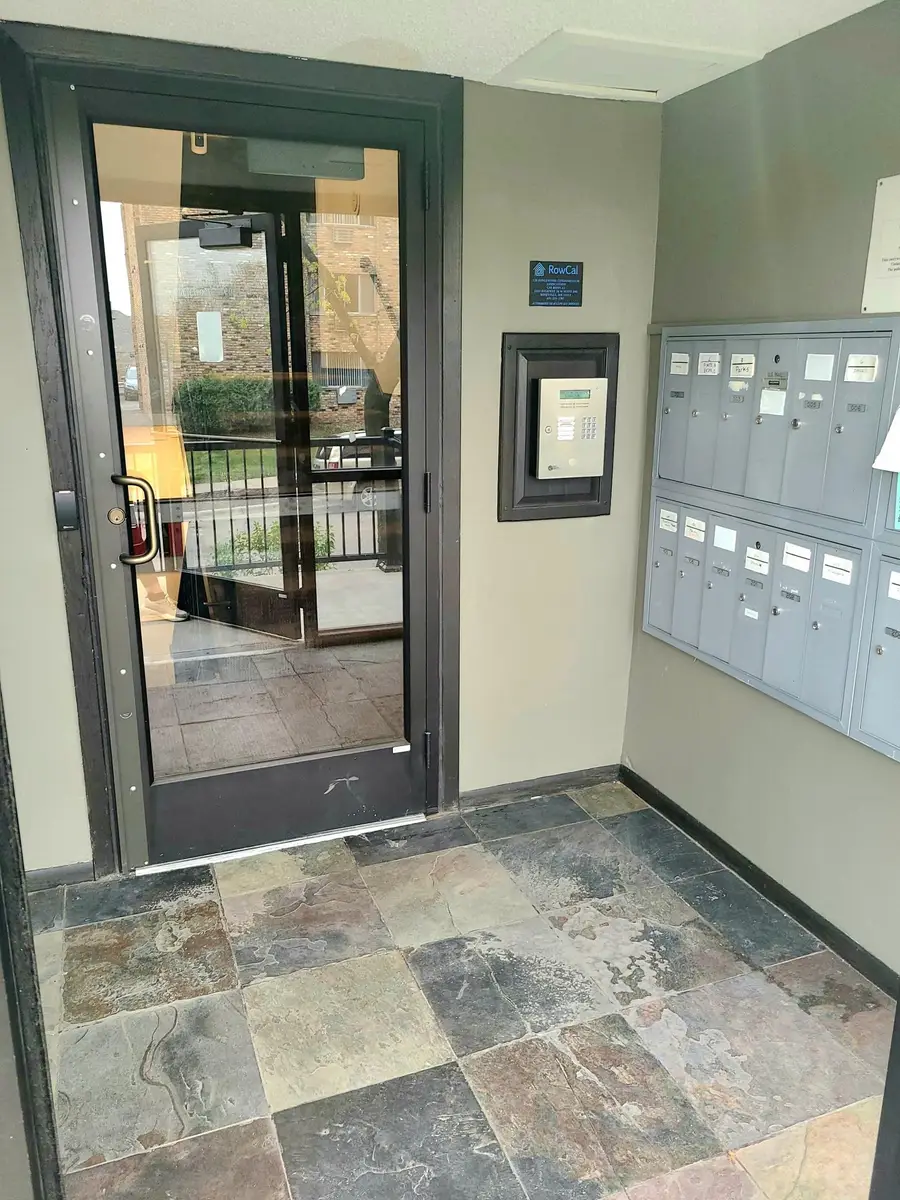 520 Ridgewood Avenue #106, Minneapolis, MN 55403 - #3