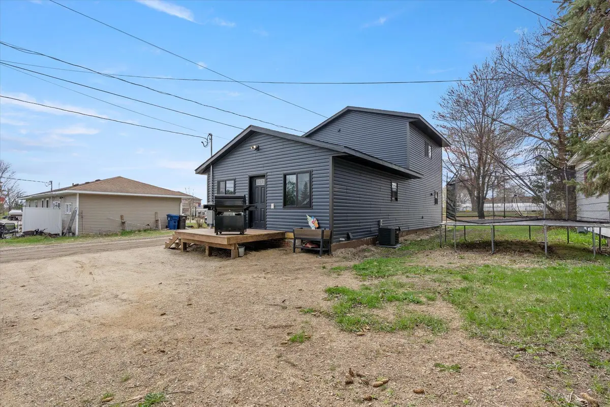 1009 2nd Avenue Ne, Staples, MN 56479 - #1