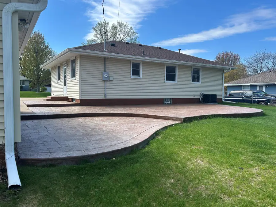 655 57th Avenue Ne, Fridley, MN 55432 - #3