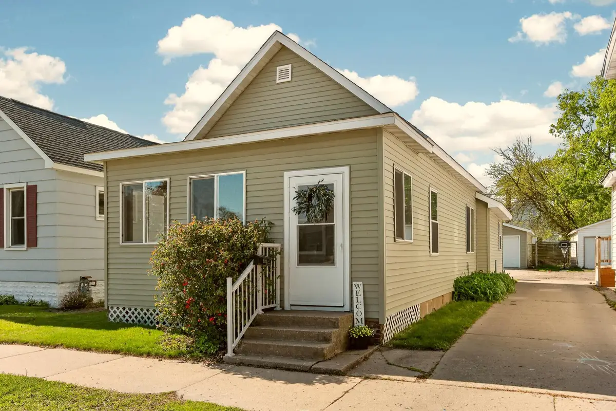 659 W 4th Street, Winona, MN 55987 - #1