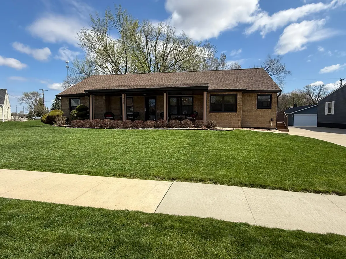 608 4th Street W, Morgan, MN 56266 - #1