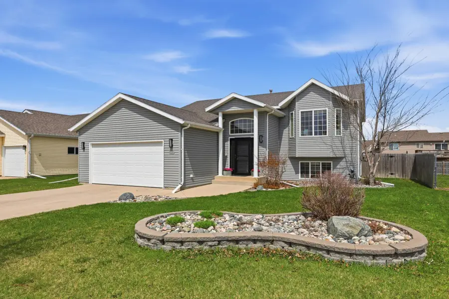 646 36th Avenue W, West Fargo, ND 58078 - #2