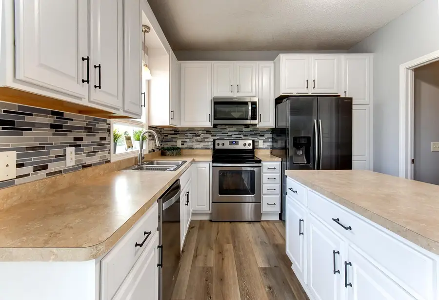 1107 Park Court Se, New Prague, MN 56071 - #3