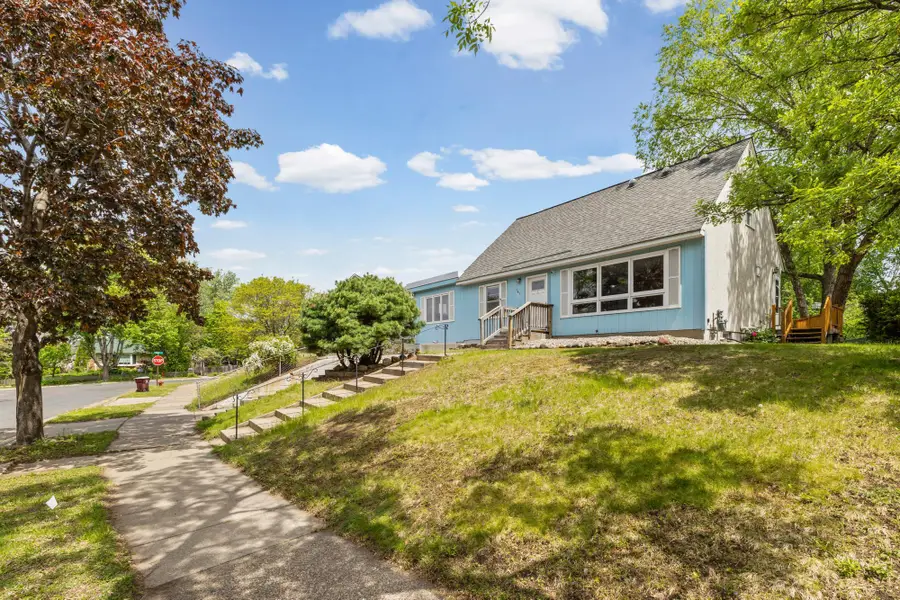 141 Westchester Drive, West Saint Paul, MN 55118 - #2