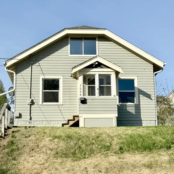 1524 East Avenue, Red Wing, MN 55066