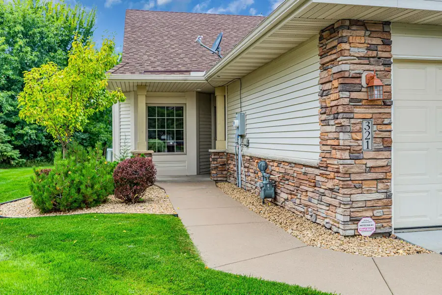 321 Summer Place E, Maplewood, MN 55117 - #3
