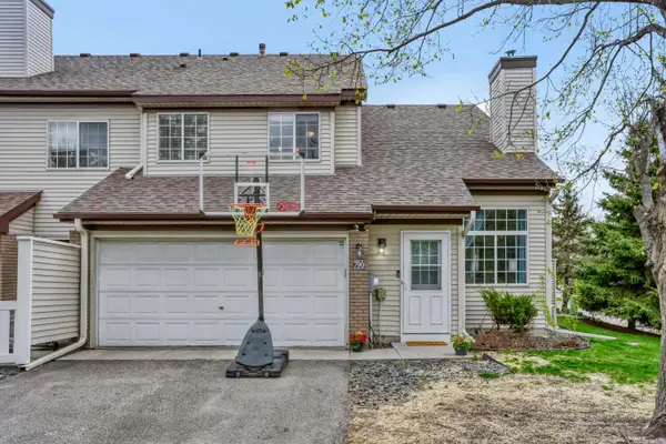 790 County Road F W #66, Shoreview, MN 55126