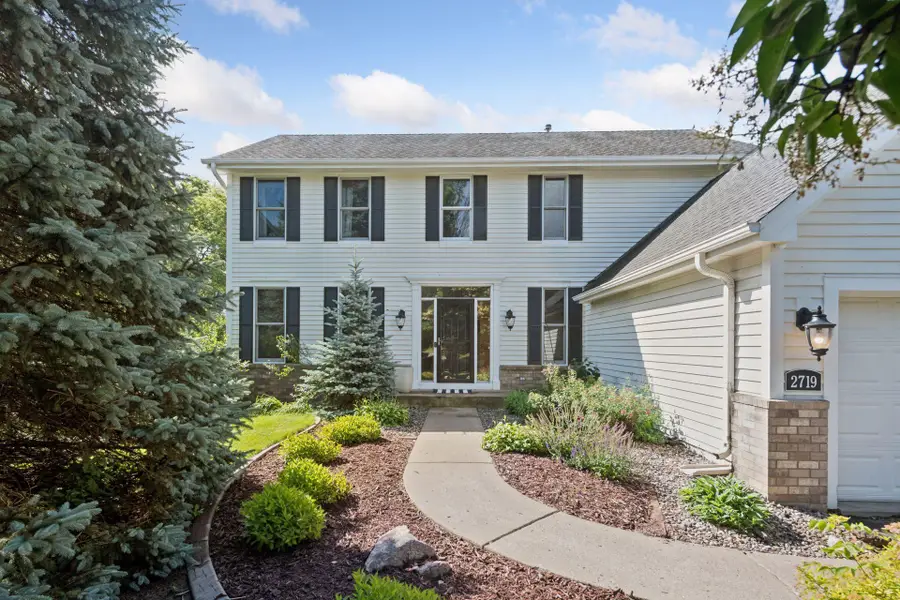 2719 Longacres Drive, Chanhassen, MN 55317 - #2