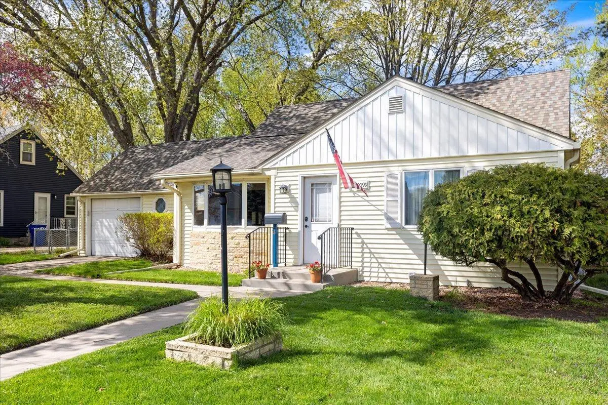 2099 Lacrosse Avenue, Saint Paul, MN 55119 - #1