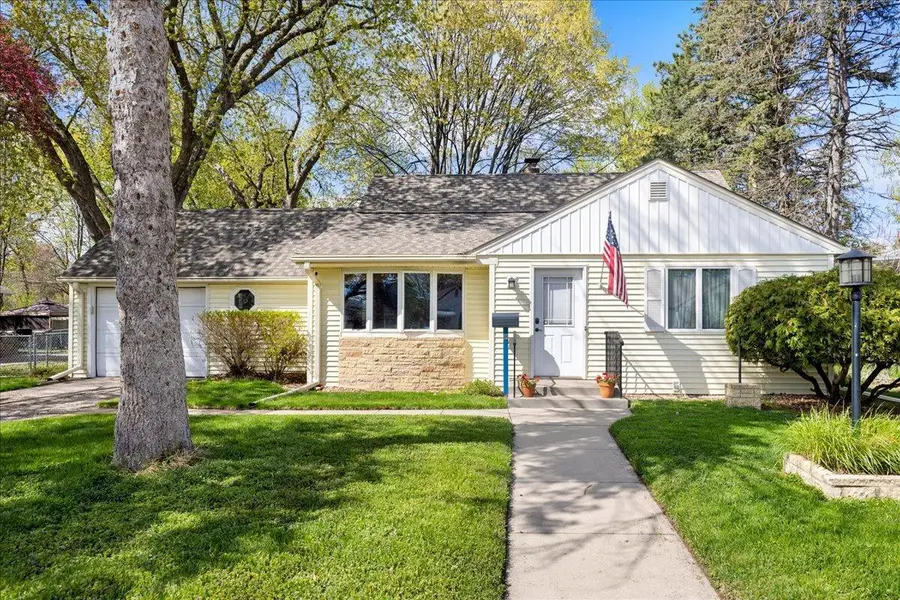 2099 Lacrosse Avenue, Saint Paul, MN 55119 - #2