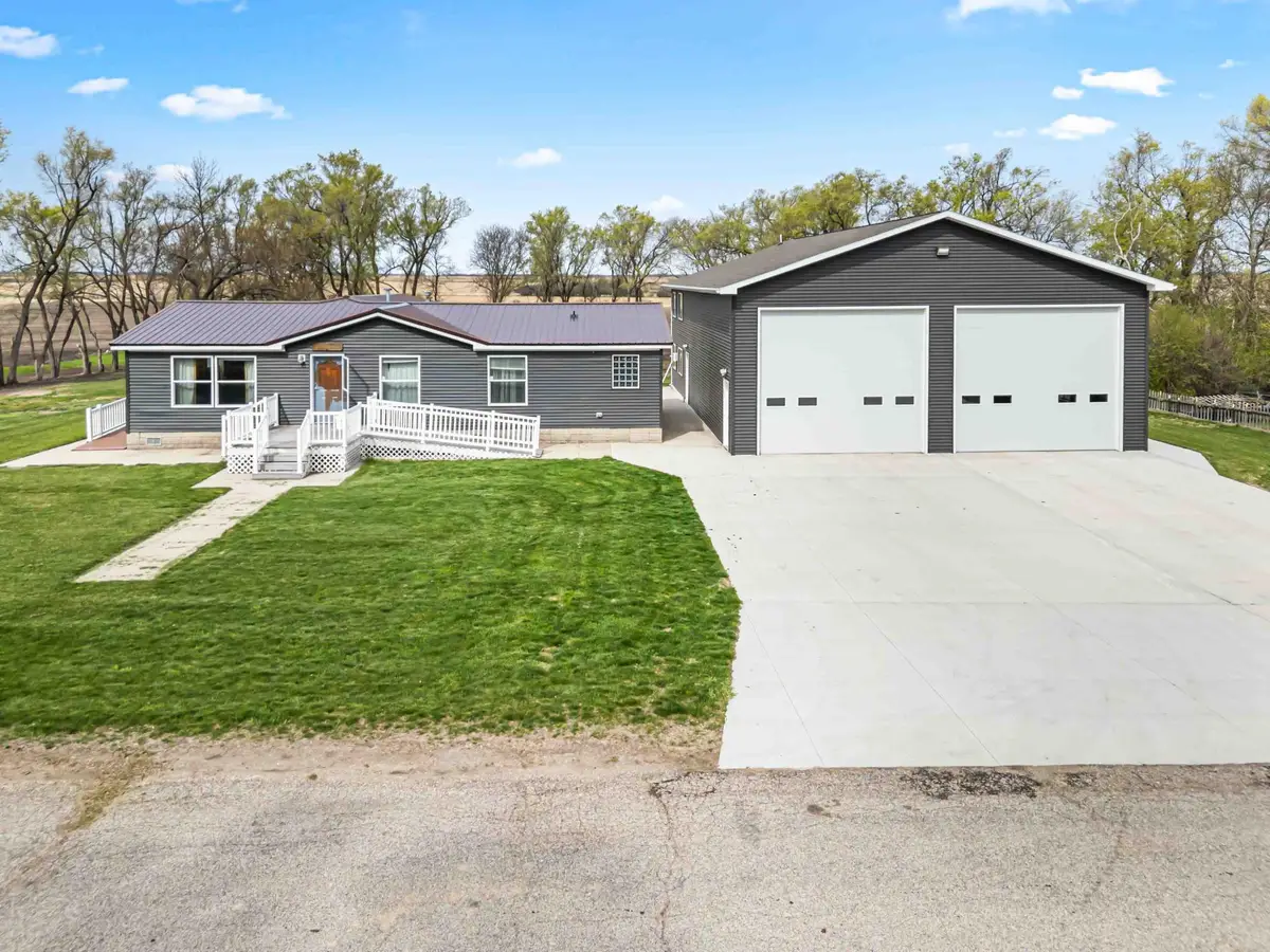 137 Roosevelt Street, Cayuga, ND 58013 - #1