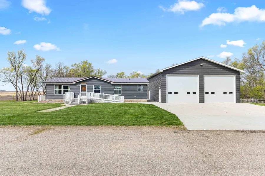 137 Roosevelt Street, Cayuga, ND 58013 - #2