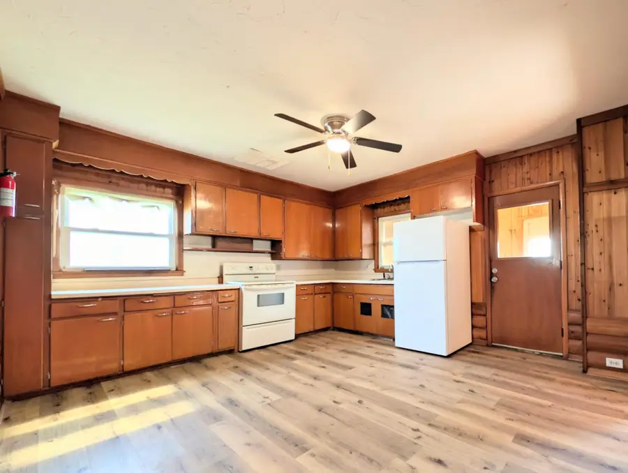 513 4th Street Sw, Montgomery, MN 56069 - #2