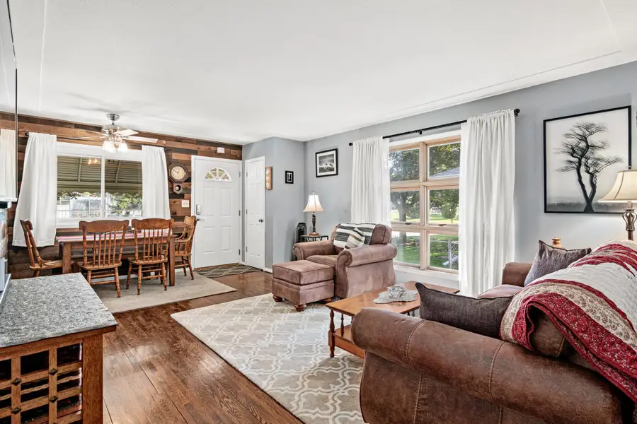 250 Macarthur Street E, South Saint Paul, MN 55075 - #3