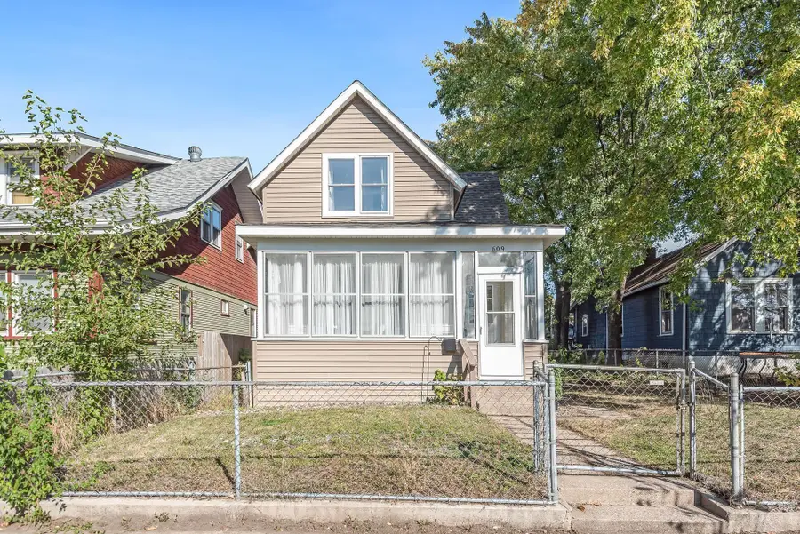 609 Jessamine Avenue E, Saint Paul, MN 55130 - #2